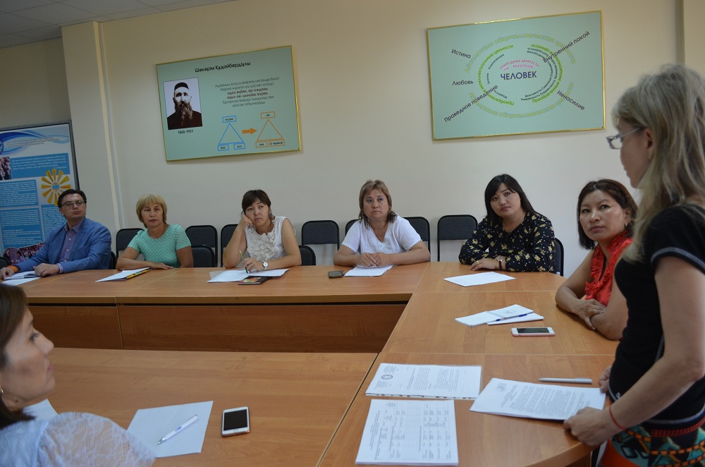 الماتىلىق مۇعالىمدەر اراسىندا بىلىكتىلىكتى شىڭداۋ سايىسى وتەدى