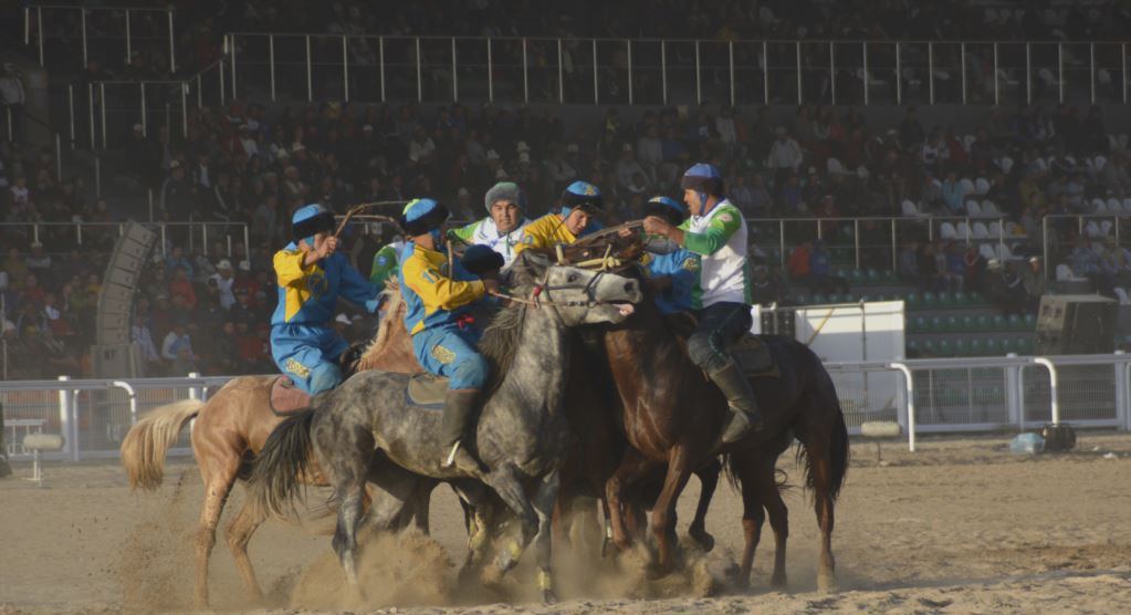 قازاقستاندىق كوكپارشىلار قولا مەدالعا ۇمىتكەر