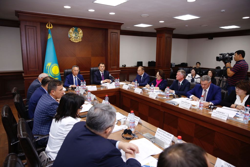 اتىراۋ وبلىسىندا مەدياتسيا ينستيتۋتىنىڭ دامۋى تالقىلاندى