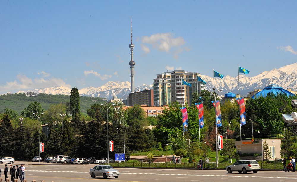 تاۋ بوكتەرىندەگى تانىسۋ