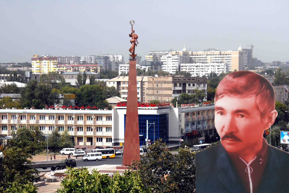 اقىن ەسىمى ۇمىت قالماسا ەكەن