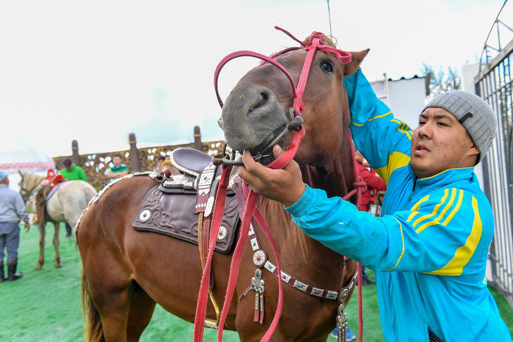 الامانعا ات قوسساڭ, باپتى بولسىن