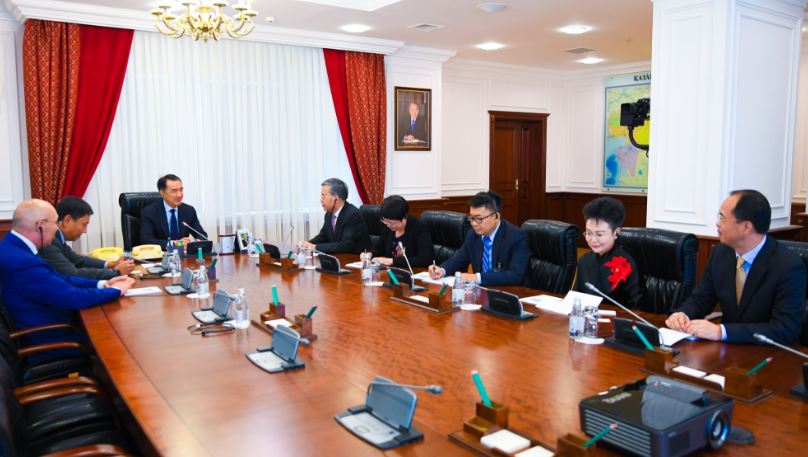 باقىتجان ساعىنتاەۆ قىتايدىڭ قارجى سالاسىنىڭ وكىلدەرىمەن كەزدەستى