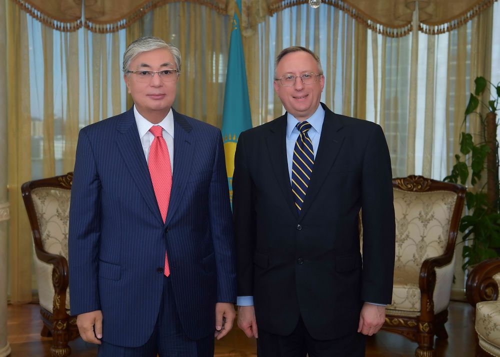 سەنات توراعاسى اقش ەلشىسىمەن كەزدەستى 