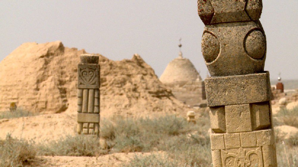 بەرەكەت كارىباەۆ. حاقنازار حان جونىندە