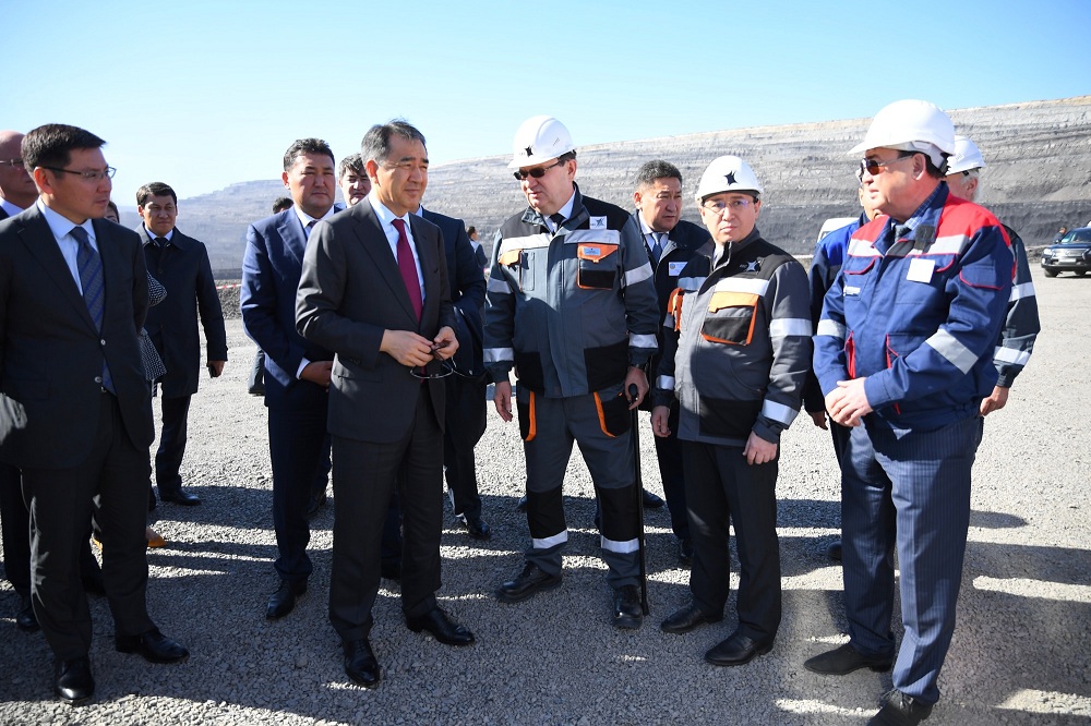 باقىتجان ساعىنتاەۆ ەكىباستۇزداعى كومىر ونەركاسىبى كاسىپورنىنا باردى