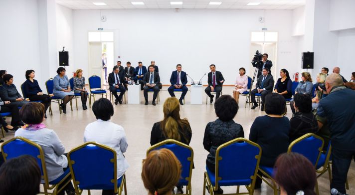 ب. ساعىنتاەۆ پاۆلودار وبلىسىنداعى ءبىلىم بەرۋ قىزمەتتەرىنىڭ ساپاسى تۋرالى اتا-انالار كوميتەتىنىڭ پىكىرىن ءبىلدى