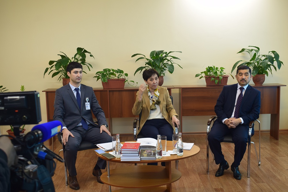 تامارا دۇيسەنوۆا اقتوبە وبلىسىنىڭ مەملەكەتتىك قىزمەتشىلەرمەن كەزدەستى