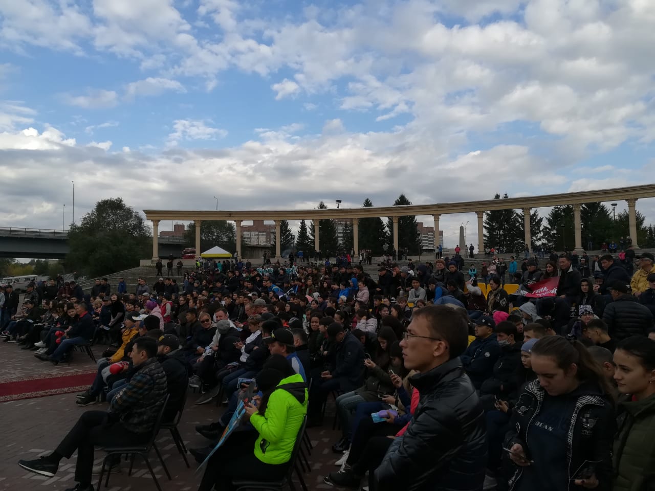 مىڭعا جۋىق وسكەمەندىك گولوۆكينگە جانكۇيەرلىك ەتۋ ءۇشىن تاڭعى 7-دەن الاڭعا جينالدى