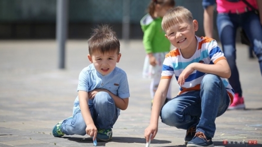 بالالاردى قورعاۋ شارالارى كۇشەيىپ كەلەدى