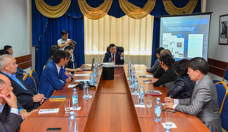 «شىعىس اقپارات» رەداكتسيا تىنىسىمەن تانىستى