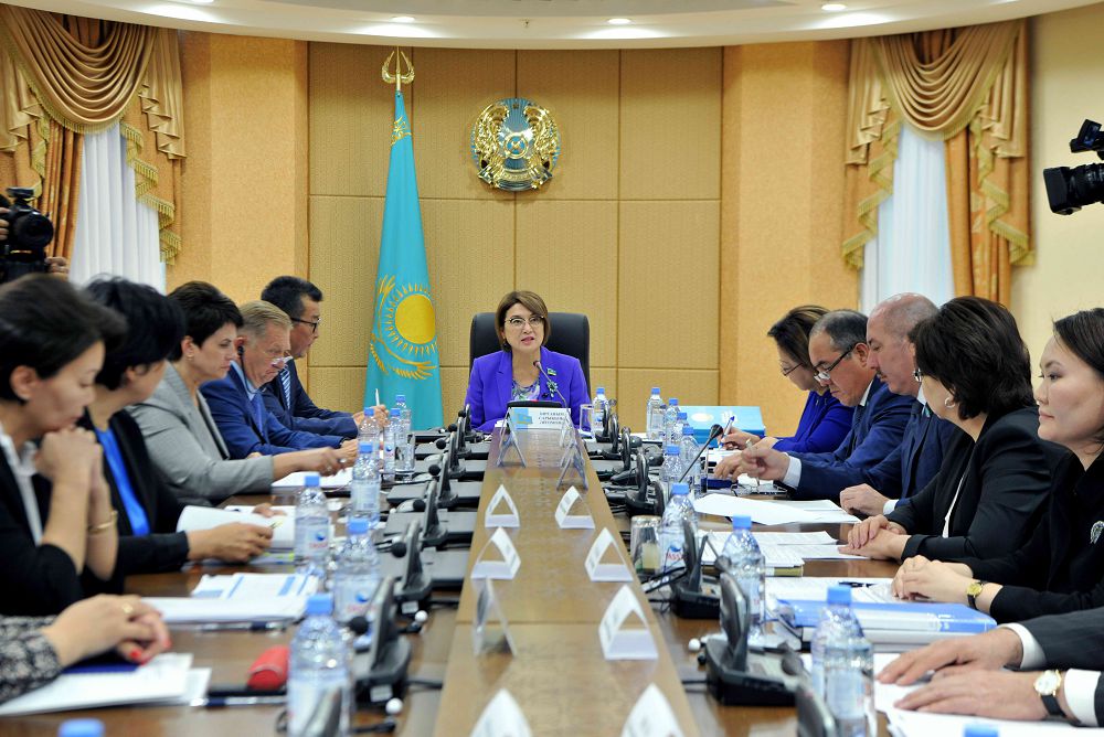 سەناتتا زەينەتاقى جۇيەسىن دامىتۋ ماسەلەلەرى تالقىلاندى