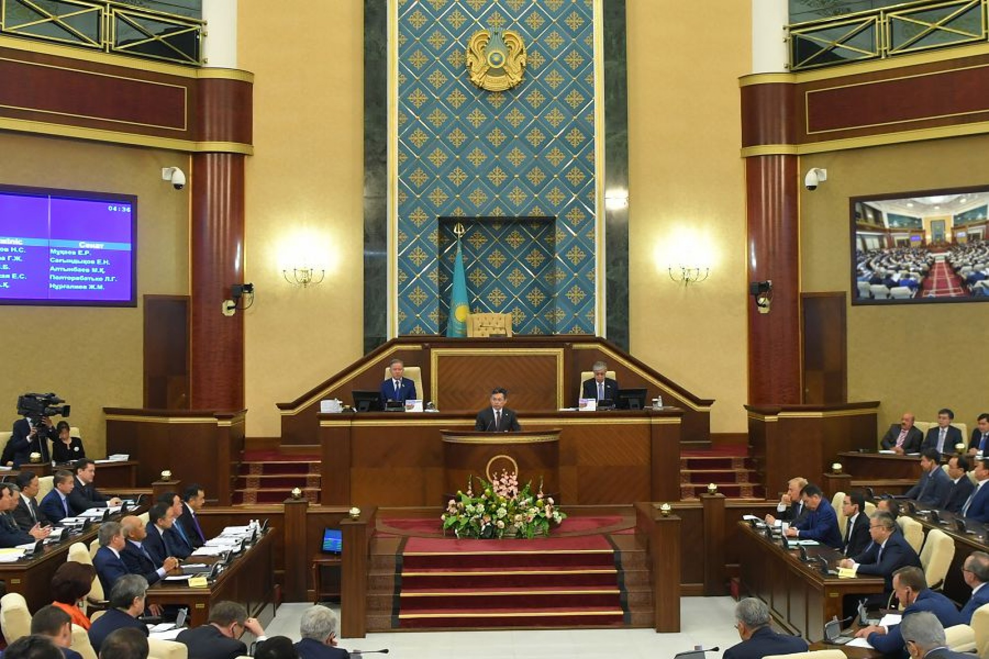 سەناتتا – اتىراۋلىق ارداگەرلەر