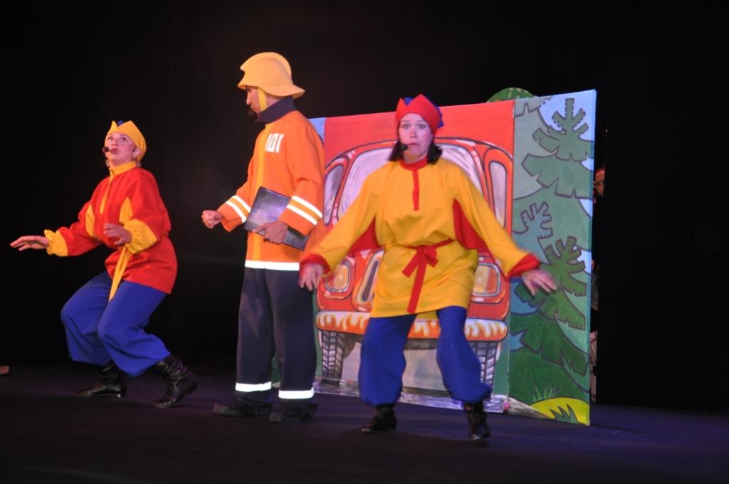 قوستانايدا قۋىرشاق تەاترى ءورت سوندىرۋشىلەردىڭ جوباسى بويىنشا سپەكتال قويدى