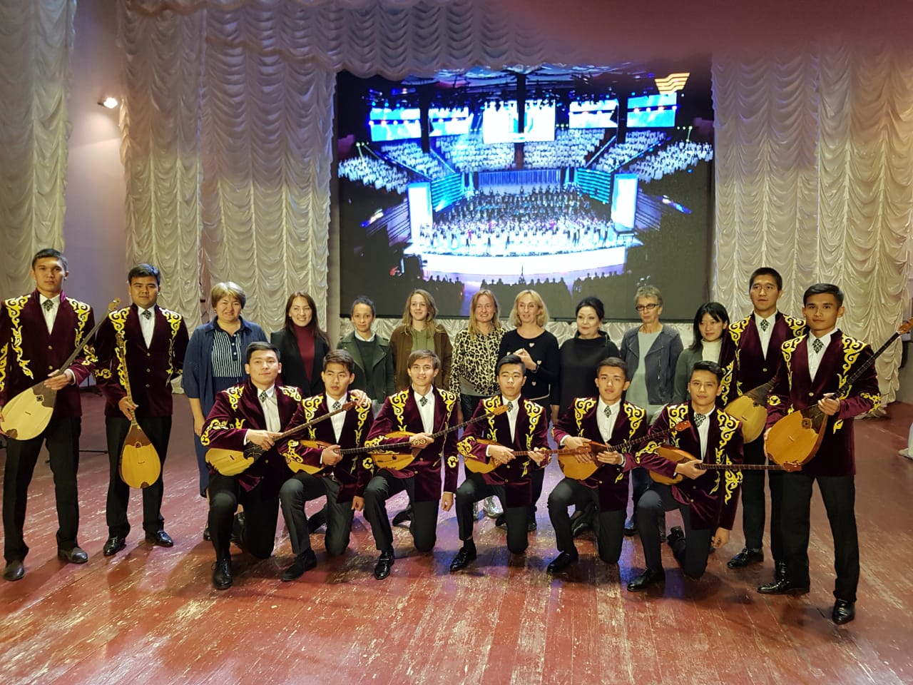 شەتەلدىك جۋرناليستەر قازاقستان مادەنيەتىمەن تانىستى