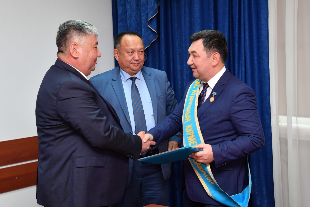 د.قىدىرالى – تۇلكىباس اۋدانىنىڭ قۇرمەتتى ازاماتى