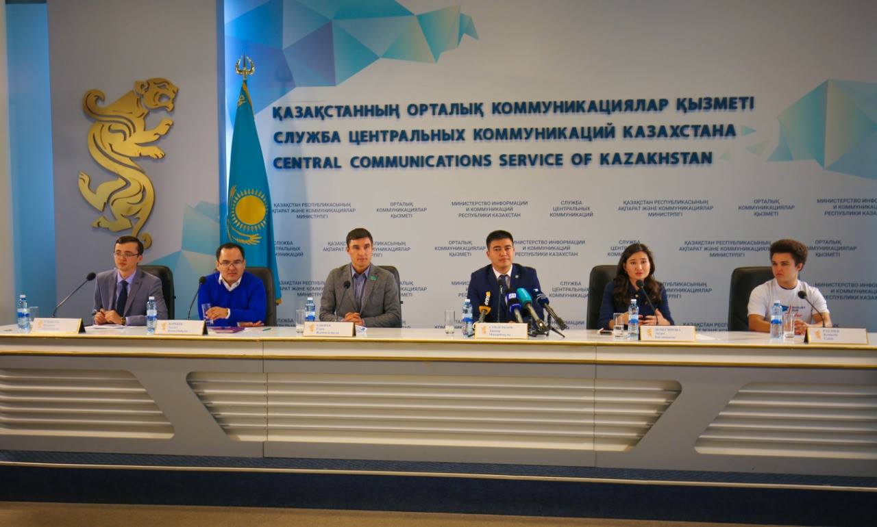 شەتەلدىك ماماندار اۋىلدىق مەكتەپ وقۋشىلارىنا اعىلشىن ءتىلىن وقىتۋدى باستادى