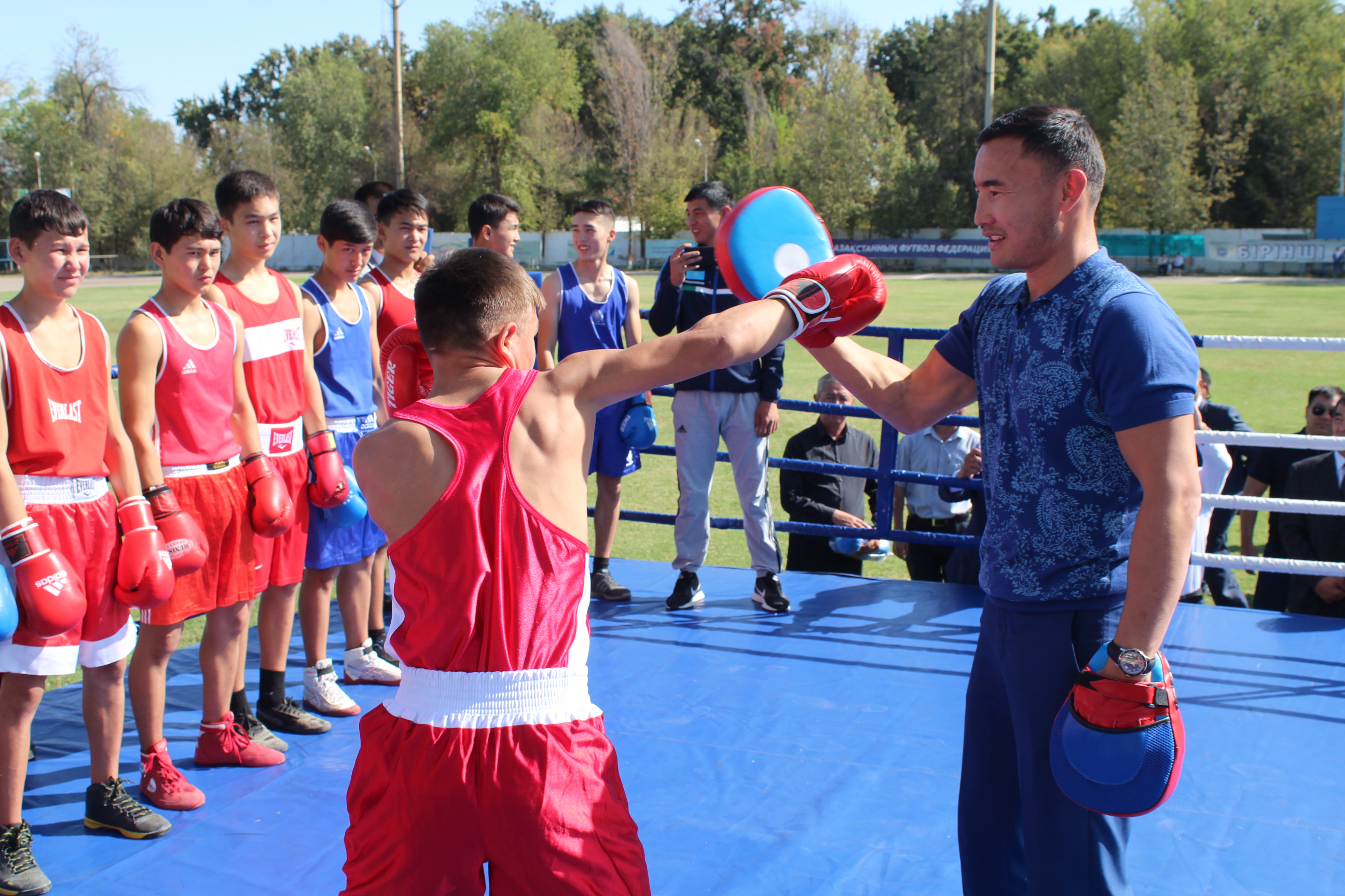 قانات يسلام ماقتاارالدىق جاس بوكسشىلارعا ماستەر-كلاسس وتكىزدى