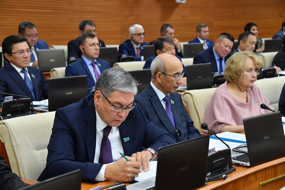 وزەن ارناسىن بەكىتۋ –  كەزەك كۇتتىرمەيتىن ماسەلە 
