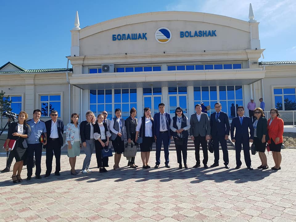 جولاۋشىلار مەن جولسەرىكتەرگە سىبايلاس جەمقورلىقتىڭ زيانى ءتۇسىندىرىلدى