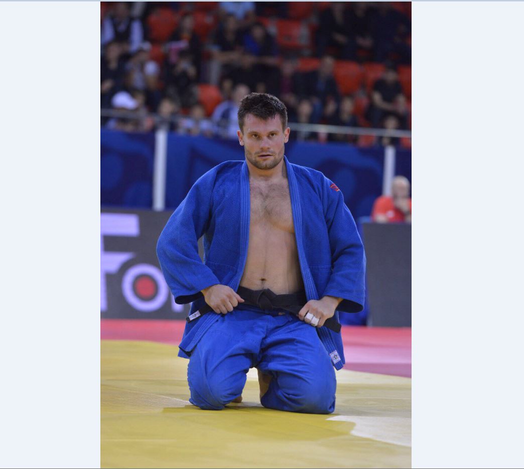 بۇگىن باكۋدە بەلدەسكەن قوس بالۋانىمىز ۇتىلدى