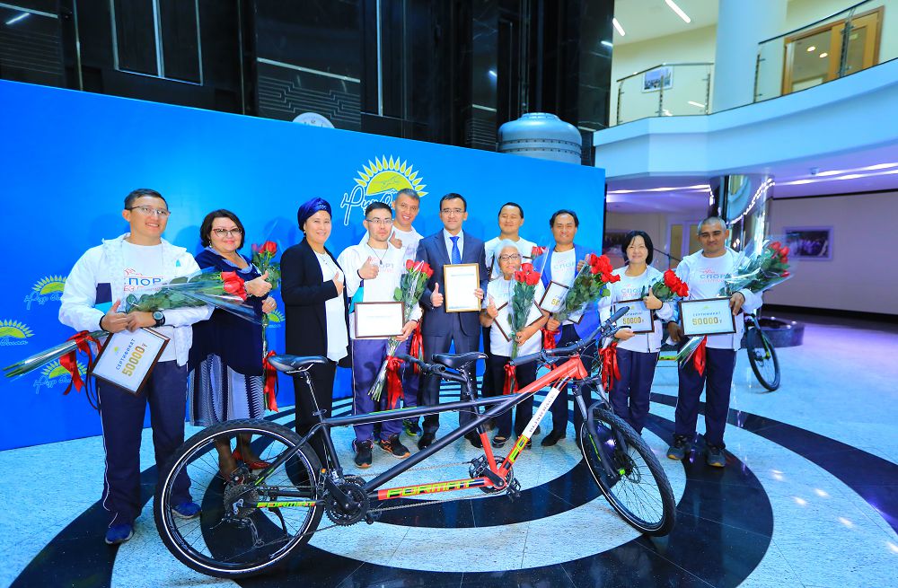 رۋحى مىقتى وتانداستار ەلگە ورالدى