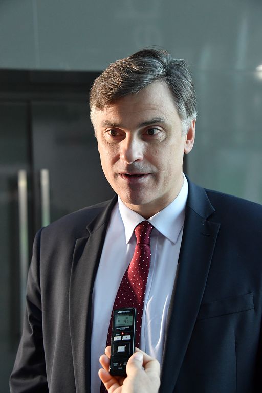 پاۆەل لەگكي: «اپتالىقتان العان اسەرىم ەرەكشە»