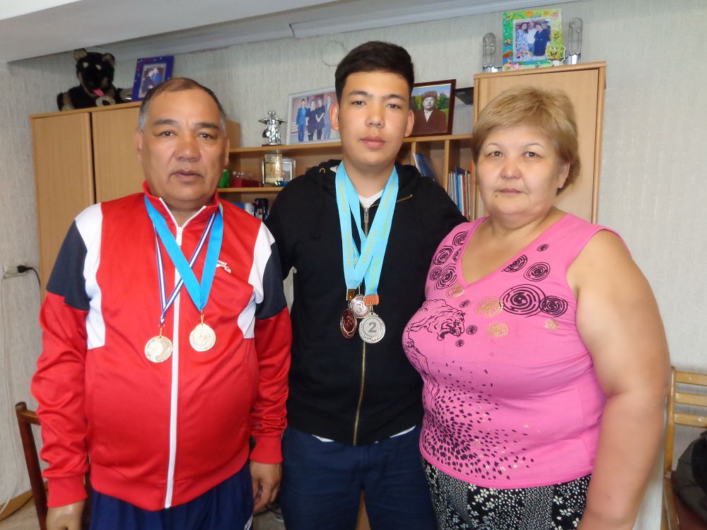 رۋحى اسقاق سپورتشى - ادىلبەك تۇكتىباەۆ