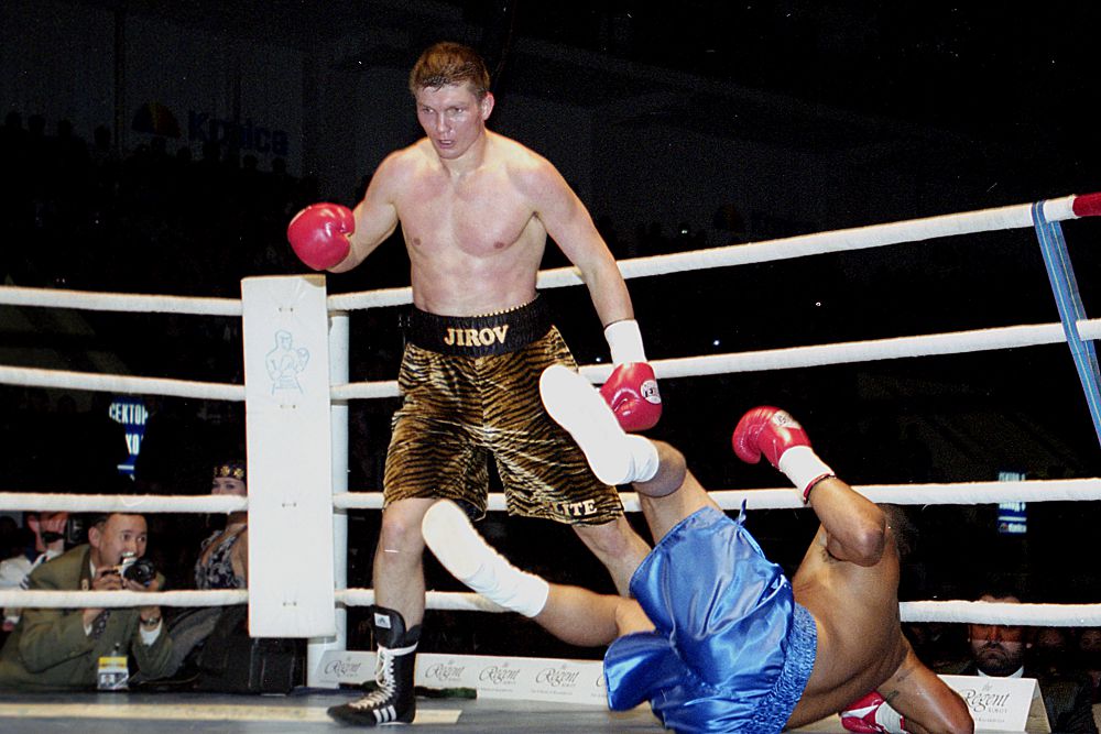 ۆاسيلي جيروۆ پەن گونسالەستىڭ جەكپە-جەگى ەكى مينۋتتا اياقتالدى