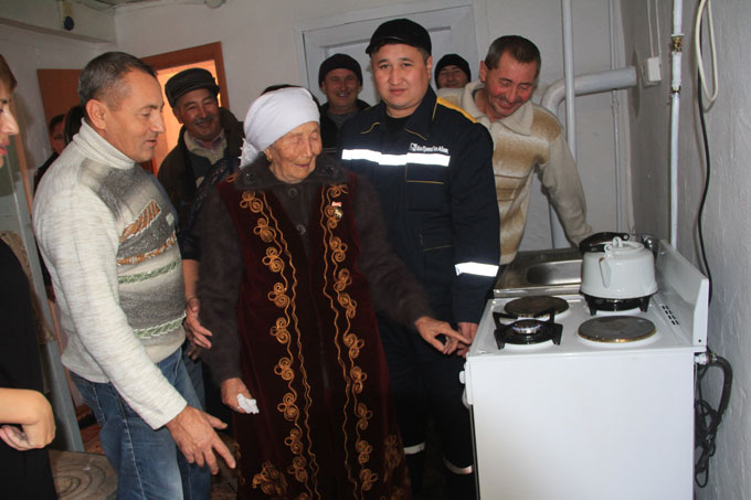 شىعىس قازاقستاننىڭ اۋىلدارىنا گاز جەتكىزىلە باستادى