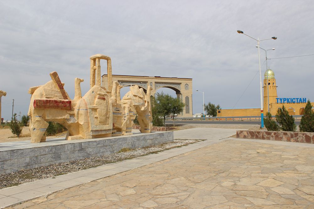 تۇركىستان شىعىستىق ۇلگىدە تۇرلەنەدى