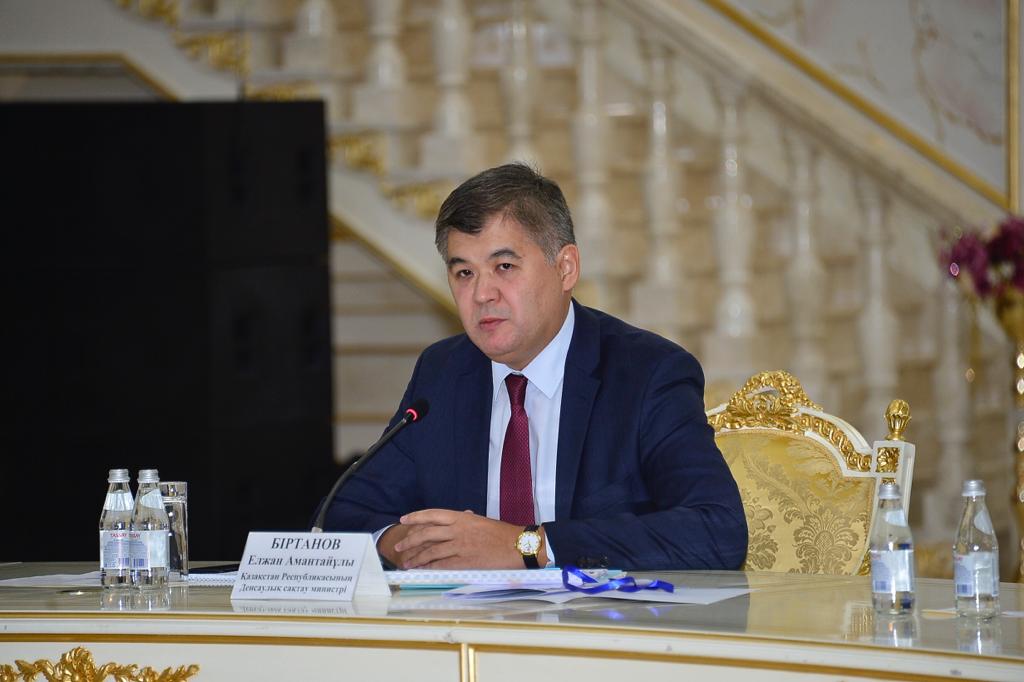 اتىراۋدا مەديتسينالىق كومەكتىڭ ساپاسى مەن قولجەتىمدىلىگىن ارتتىرۋ ماسەلەلەرى تالقىلاندى