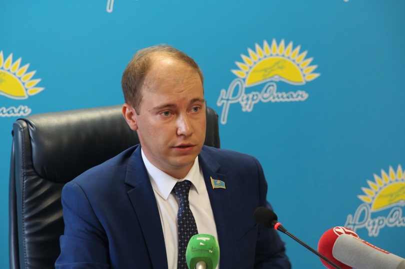 ەلباسى جولداۋى ساياساتتىڭ الەۋمەتتىك باعىتقا بەت بۇرعانىن كورسەتەدى - ستانيسلاۆ كانكۋروۆ