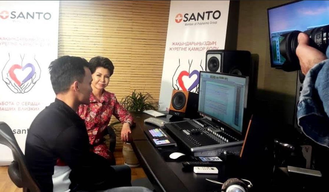 روزا رىمباەۆا باستاعان ونەر جۇلدىزدارى «ءوز جۇرەگىڭە قۇلاق سال» جوباسىن قولدادى