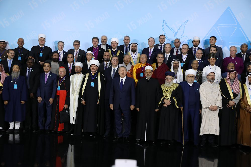 دىنارالىق ديالوگتى نىعايتۋعا ۇلەس قوسقان كوشباسشىلار ماراپاتتالدى 