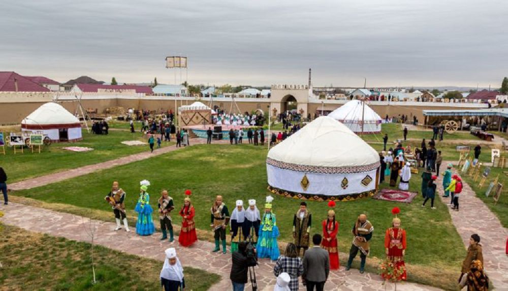 شەتەلدىكتەردى تامساندىرعان «قازاق اۋىلى»