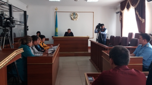 اقتوبەدە جاس جىگىتتى پىشاقتاپ ولتىرگەن بەكناز كەڭشىلىككە سوت ۇكىمى شىقتى