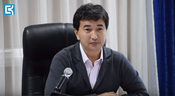 «ەگەمەن اكادەمياسىندا» شىڭعىس مۇقان ءدارىس وقىدى (ۆيدەو)