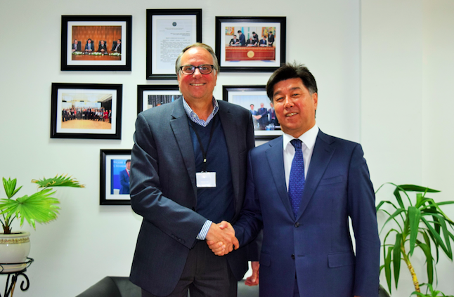 اليحان بايمەنوۆ كانادانىڭ اۋديت جونىندەگى باس اتقارۋشى ديرەكتورى برايان فيلبينمەن كەزدەستى