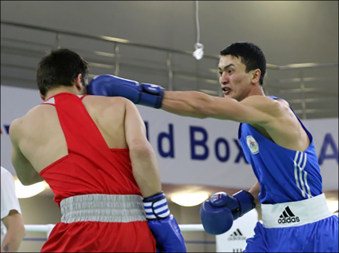 بوكسشى سابىرجان بەكبەرگەنوۆ مينسكىدە توپ جاردى