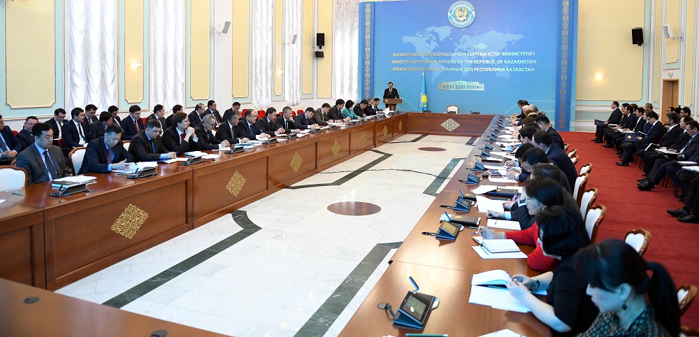 قايرات ءابدىراحمانوۆ ديپلوماتيالىق قىزمەت جۇيەسىن جەتىلدىرۋ تۋرالى ايتتى