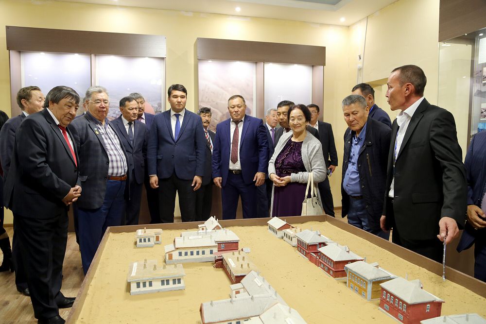 مەڭدەشەۆ ءبىلىم العان مەكتەپ 150 جىلدىعىن اتاپ ءوتتى