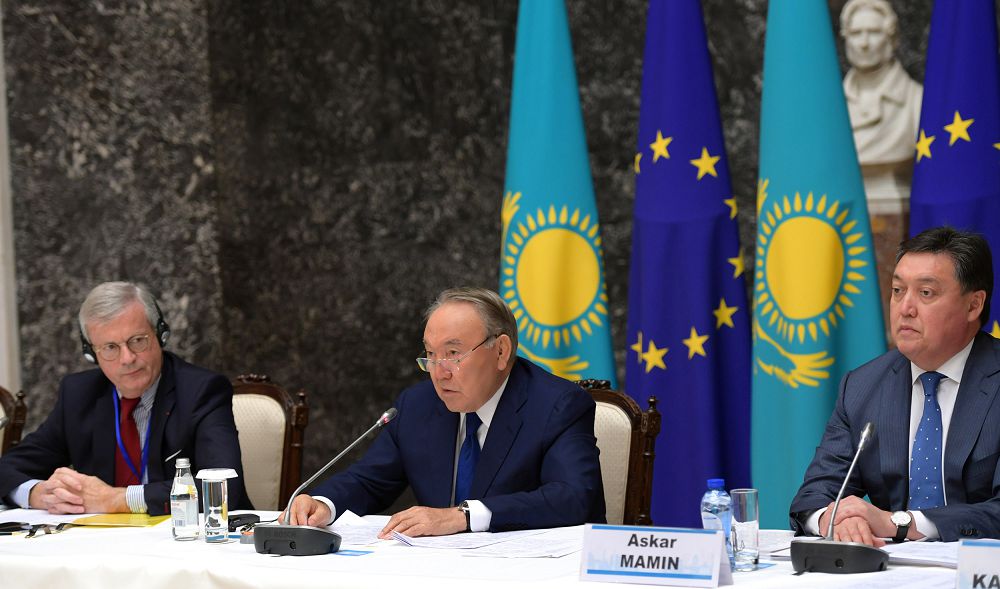 مەملەكەت باسشىسى ەۋروپانىڭ ىسكەر توپتار وكىلدەرىمەن كەزدەستى