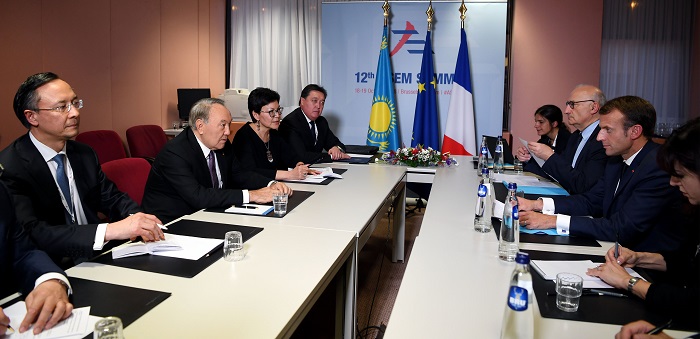 جاھاندىق ۇنقاتىسۋ الاڭىنداعى جۇزدەسۋ