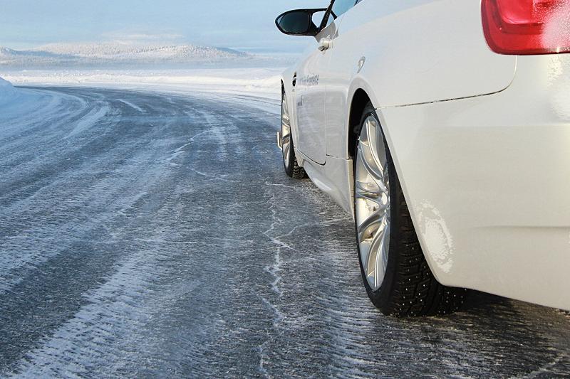 پاۆلودار-سەمەي تاسجولىندا كولىكتەر ورتەنىپ, ءبىر ادام مەرت بولدى