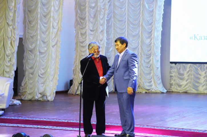 امانگەلدى كەڭشىلىك ۇلىنىڭ «قازاقتى ءسۇيۋ» اتتى شىعارماشىلىق كەشى ءوتتى