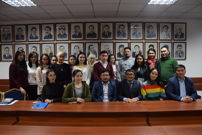 قاينار ولجاي: جاس جۋرناليست جايىن سياقتى بولۋى كەرەك (ۆيدەو)