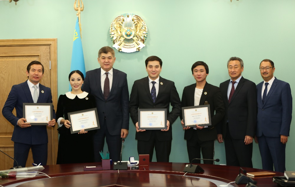 ونەر جۇلدىزدارى «دەنساۋلىق ەلشىسى» اتاندى