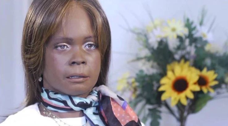 اقش كوللەدجدەرىنىڭ بىرىندە روبوت ساباق بەرە باستادى