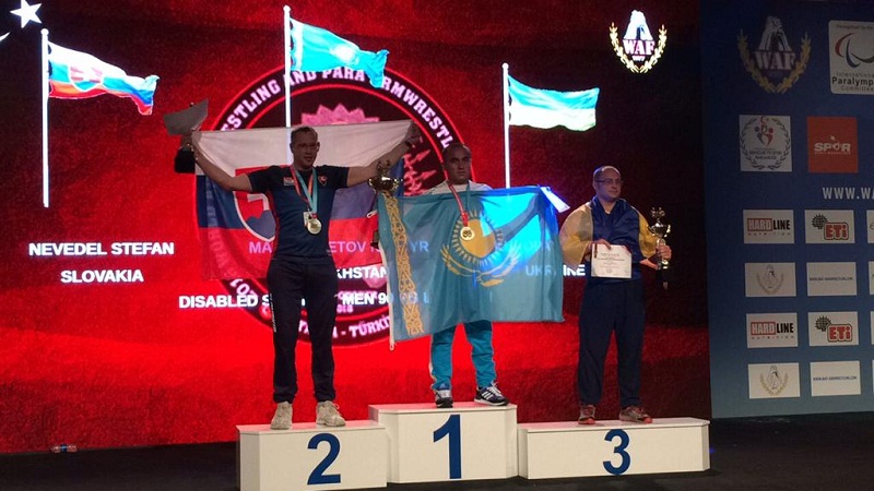 اۋدان اكىمى الەم چەمپيونى ناسىر ماحامبەتوۆتى قابىلدادى